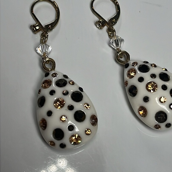 BROWN & CHAMPAGNE CRYSTAL BEADED DROP EARRINGS - Picture 2 of 5